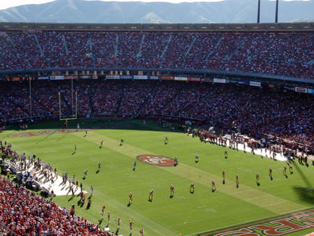 SAN FRANCISCO, CA - NOVEMBER 14: St.Louis Rams vs. San Francisco 49ers: 49ers lining up ready for the after scoring punt at Candlestick Stadium San Francisco California Sunday November 14 2010.のeditorial素材