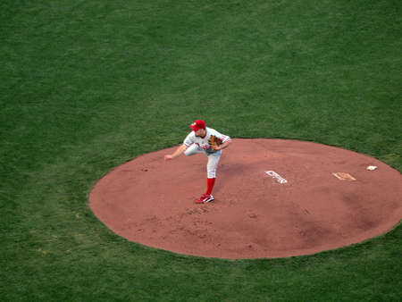 SAN FRANCISCO, CA - OCTOBER 20: Giants vs. Phillies: Phillies Joe Blanton lifts back leg as he finishes throwing a pitch from mound game 4 of the NLCS 2010 October 20, 2010 AT&T Park San Francisco. のeditorial素材