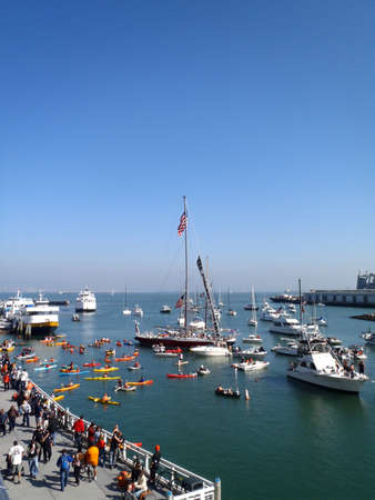 SAN FRANCISCO, CA - OCTOBER 19: San Francisco Giants vs. Philadelphia Phillies: Waterfront Promenade fills with people as kayakers and boats wait for start of game three of the NLCS 2010 taken October 19, 2010 AT&T Park San Francisco California. のeditorial素材