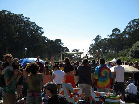 SAN FRANCISCO - SEPTEMBER 11: San Francisco  People wave hands in the air as Michael Franti and Spearhead Plays at Power to the Peaceful 2010 Music Festival. September 11, 2010 at Golden Gate Park San Francisco. のeditorial素材