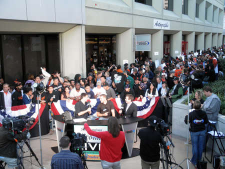 SAN FRANCISCO, CA - AUGUST 12:  Sportscasters interviews Hockey Player Joe Pavelski during a Live broadcast outisde the Comcast studio on August 12, 2010 in San Francisco, CA.のeditorial素材
