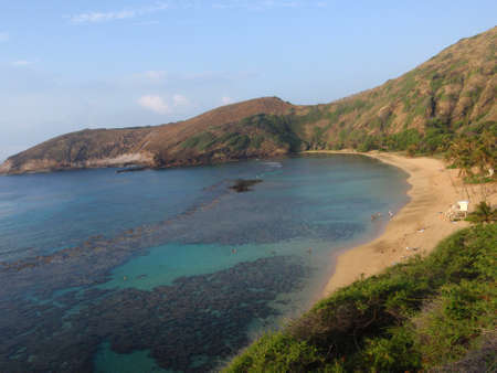 Hanamau Bay and Beach on Calm day on Oahu, Hawaiiのeditorial素材