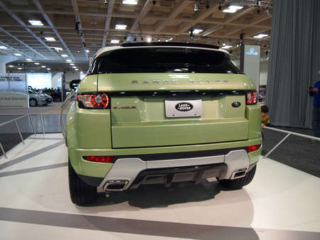 SAN FRANCISCO, CA - NOVEMBER 23: Land Rover Range Rover on Display at the 54rd International Auto Show November 23 2011 San Francisco.のeditorial素材