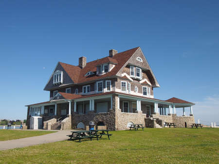 Historic House at Eastern Point Beach a small family-oriented beach at the mouth of the Thames Riverin Connecticut, the site offer showers, picnic tables, concession stand and playground.のeditorial素材