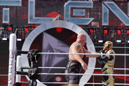 SANTA CLARA - MARCH 29: WWE Wrestler Big Show puts hand around neck of Golddust to setup for a chokeslam during andre the giant battle royal 2015 at Wrestlemania 31 at the Levi's Stadium in Santa Clara, California on March 29, 2015.のeditorial素材