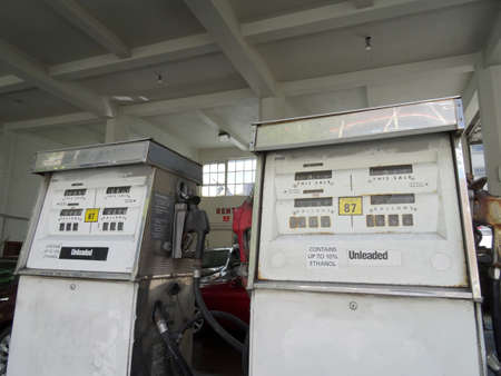 SEATTLE, USA - JUNE 25: Old Gas Pump Unleaded in Building on June 25, 2016 Seattle, Washington.のeditorial素材