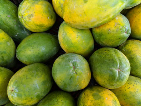 Close-up of Hawaiian papayas at a farmer's market in Big Island, Hawaii.の写真素材
