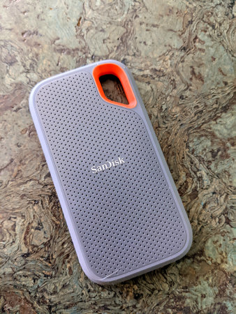 Honolulu - August 27, 2021: Brand new SanDisk Extreme Portable SSD 1tb.のeditorial素材