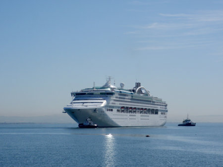 San Francisco, California - September 11,2009: Princess Cruise ship being pulled by tugboats for repairs in San Francisco Bay towards a drydockのeditorial素材