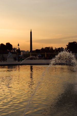 Ancient egyptian obelisk on the Concorde square at dusk - Paris, Franceの写真素材