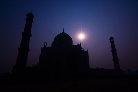 Night view of the Taj Mahal (underexposed day shot) - Agra, Uttar Pradesh, Indiaの写真素材