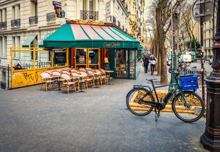 Paris, France, Fev 2020, urban scene  by the restaurantのeditorial素材