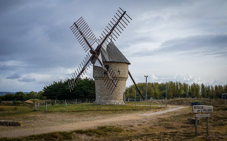 Batz-sur-Mer, France, Sept 2020, view of "le Moulin de la Falaise" a windmill in a Brittanyの写真素材