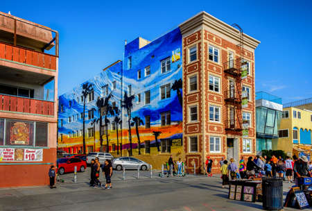 Los Angeles, California, March 2019, urban scene in front of Venice Suites hotel on Ocean Front Walk, Venice Beachのeditorial素材