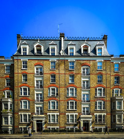 England, United Kingdom, April 17th 2023, view of a building on Chelsea Bridge Road in the Royal Borough of Kensington and Chelseaの写真素材