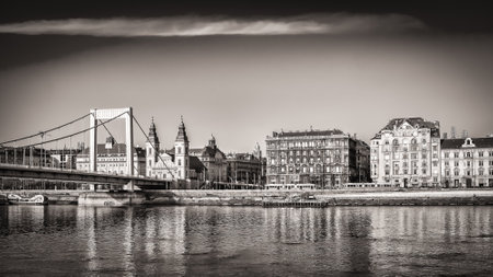Budapest, Hungary, March 17th 2020, view of Elisabeth Bridge spanning toward Pest bank over the River Danubeの写真素材