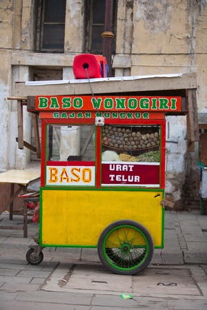 JAKARTA - DECEMBER 28, 2011: Indonesian food stall in Kota, Jakarta, december 28, 2011 in Indonesiaのeditorial素材