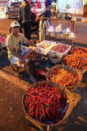 Asian Traditional Night Market With Food, Fruits, Fish and Chilies for Saleのeditorial素材