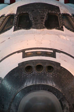 CHANTILLY, VIRGINIA  SEPTEMBER 9  NASA s space shuttle Discovery on display at the Smithsonian National Air and Space Museum Steven F  Udvar-Hazy Center  September 9, 2013 Chantilly, Virginia のeditorial素材