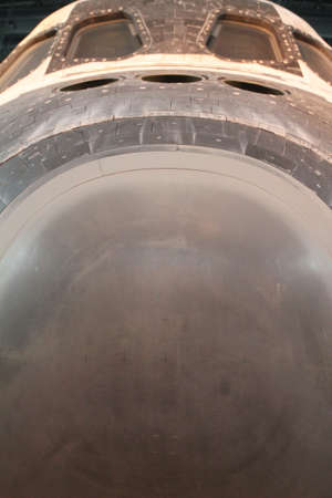 CHANTILLY, VIRGINIA - SEPTEMBER 9  NASA s space shuttle Discovery on display at the Smithsonian National Air and Space Museum Steven F  Udvar-Hazy Center  September 9, 2013 Chantilly, Virginia のeditorial素材