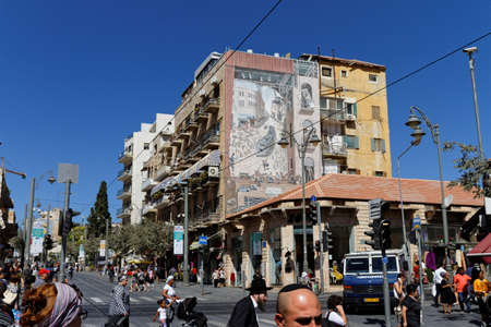 JERUSALEM, ISRAEL - Okt2,2016: Jerusalem-Jaffa street. The main street only for Light Rail tram,train, and pedestrians. Lot of people on a sunny day.のeditorial素材