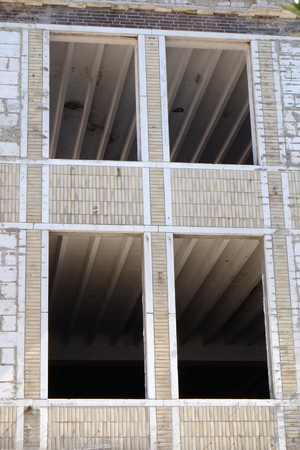 Masonry with window openings