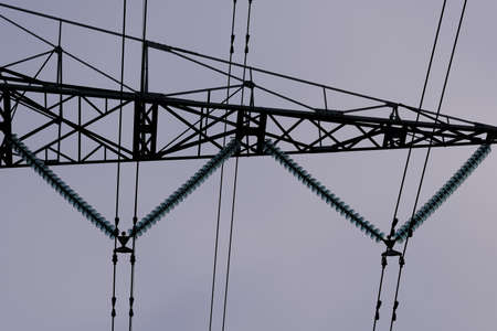 Suspension of the high-voltage lines on the lattice mast