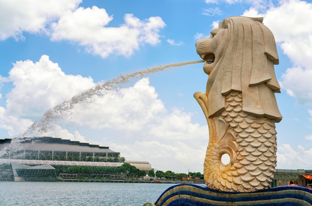 Singapore, Singapore - March 1, 2016: Merlion fountain spraying the water out of its mouth at Merlion Park in Downtown Core of Singapore at Marina Bay.のeditorial素材