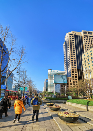 Seoul, South Korea - March 11, 2016: Seoul Finance Center and other Modern skyscrapers in Jung district in Seoul, South Korea. People on the backgroundのeditorial素材