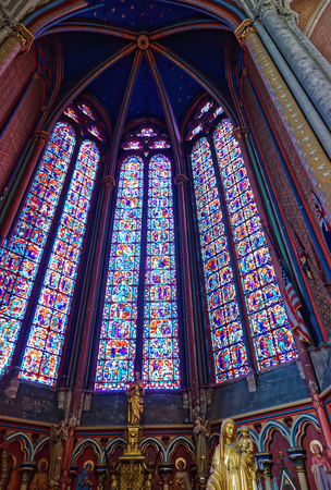 Amiens, France - May 9, 2012: Stained Glass window at Amiens Cathedral of Notre Dame in Hotte-de-France region, Picardy, Franceのeditorial素材