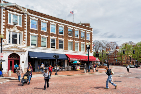 Cambridge, USA - April 29, 2015: People at Tory Row on Brattle Street at Cambridge, Massachusetts, USAのeditorial素材