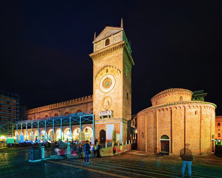 Rotonda San Lorenzo on Piazza delle Erbe in Mantua, Lombardy, Italy. Late in the evenongの写真素材