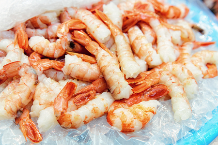 Sale of Fresh shrimps in Jagalchi famous fish market in Busan, South Koreaの写真素材