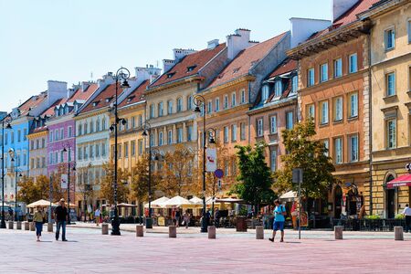 Warsaw, Poland - July 30, 2018: People on Castle Square in Warsaw in Polandのeditorial素材