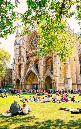 People in Victoria Tower Gardens Park in Londonのeditorial素材