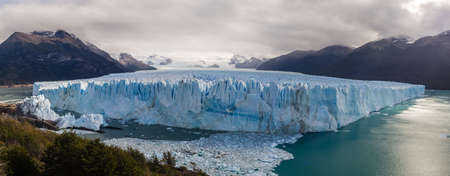 Panoramic pic of the Perito Moreno Glacier in El Calafate city, south of Patagonia in Argentina. Glaciers National Parkの写真素材