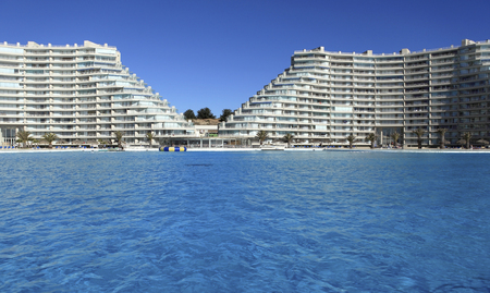Big Pool in San Alfonso, Algarrobo, Chileの写真素材