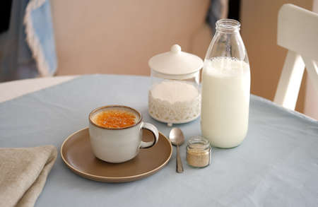 Traditional Turkish hot beverage salep or Sahlep.の写真素材