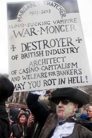 Thatcher Death Party, Trafalgar Square, London, UK.13.04.2013 Protesters congregate on Trafalgar Square, central London whilst participating in a 'Death Party' to celebrate the recent death of Margaret Thatcher, the former Conservative Party Leader and foのeditorial素材