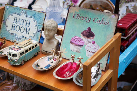 LONDON-SEPTEMBER 27, 2008 : Spitalfields Antic Market in London. Market is fourth most popular attraction in city attracting over 100,000 people each weekend.のeditorial素材