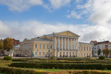 KOSTROMA, RUSSIA - September 20, 2016: Unidentified people walk on Susaninskaya square near house of General Borshchov, Kostroma, Russiaのeditorial素材