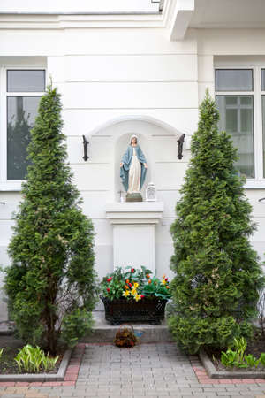 WARSAW, POLAND - MAY 01, 2017, Small shrine with Our Lady statue in Ochota district of Warsaw, Polandのeditorial素材