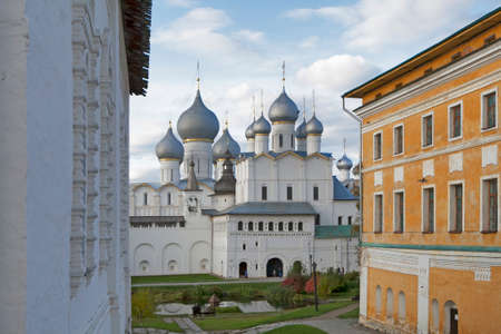 ROSTOV, Russia - 11 September 2017 , Kremlin of ancient town of Rostov Veliky.Russia. Golden Ringのeditorial素材