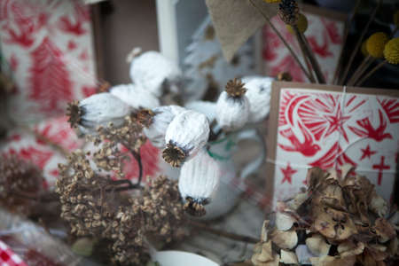 LONDON, ENGLAND - December 18 , 2017 Christmas decorations in the shop windowのeditorial素材