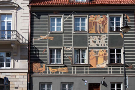 WARSAW, POLAND - APRIL 28, 2018: DETAILS OF Facade of Late-Renaissance style burgher houses which were rebuilt after the Second World War and now form the UNESCO World Heritage Site Old Townのeditorial素材