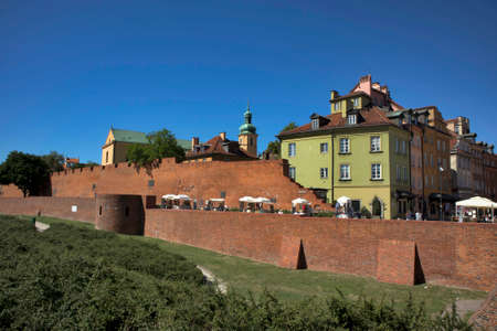 WARSAW, POLAND - June 28, 2018: Castle square in Warsaw old town, Polandのeditorial素材