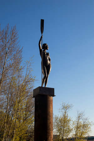 Moscow, Russia - 03 May 2020 , Modern statue - a naked girl with a paddle in the Yuzhnoportovy District near the Moscow Riverのeditorial素材