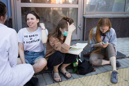Moscow, Russia - 26.06.2020, People gathered outside court behind police barriers. Film director, Kirill Serebrennikov, was convicted. The inscription on the T-shirt - do not lie and do not be afraidのeditorial素材