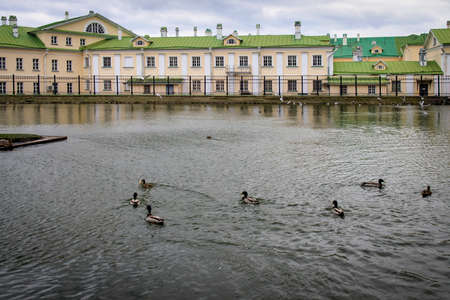 Sergiyev Posad, Moscow region, Russia - 10.05.2021 White pond in Sergiev Posad on a foggy spring dayのeditorial素材