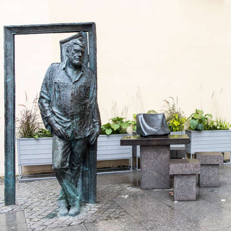 Saint Petersburg, Russia - August 17, 2021: Monument to famous Russian journalist and writer Sergei Dovlatov on Rubinstein street.のeditorial素材